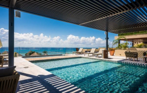 2 Bdrm Design Apartment 2 blocks from the beach / Amazing Rooftop